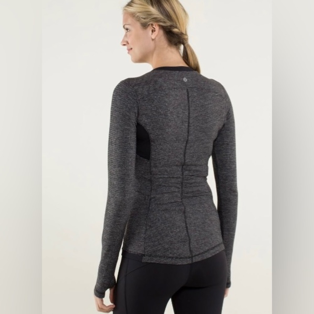 Lululemon Base Runner Long Sleeve
Mini Check Pique Black Heathered Black / Black